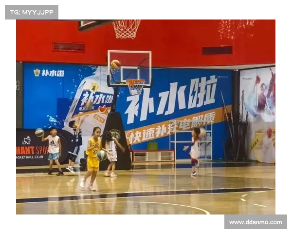 控球大师突破极限挑战,掌控赛场节奏引领篮球新风潮 控球大师突破极限挑战,掌控赛场节奏引领篮球新风潮
